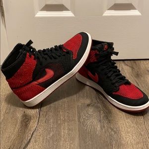 Men’s Jordan 1 High Flyknit. Sz 10.5. Black & red
